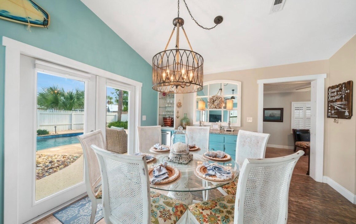 Building Photo - 613 W Caladium Cir