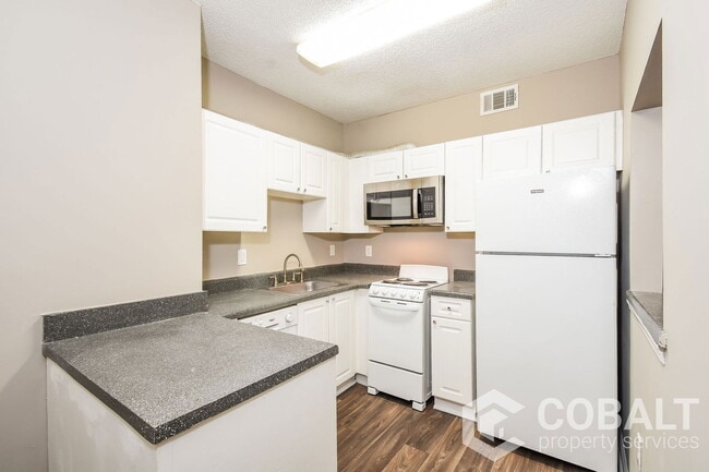 Building Photo - 987 Collier Rd NW