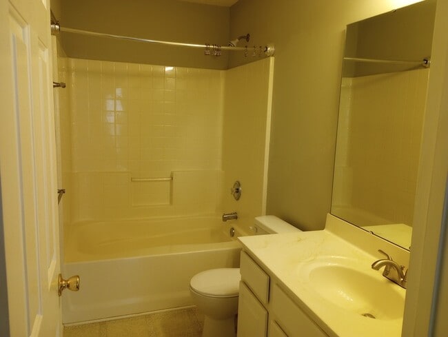 Building Photo - 108 Lacombe Ct