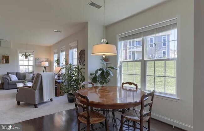 Building Photo - 670 Whitetail Dr