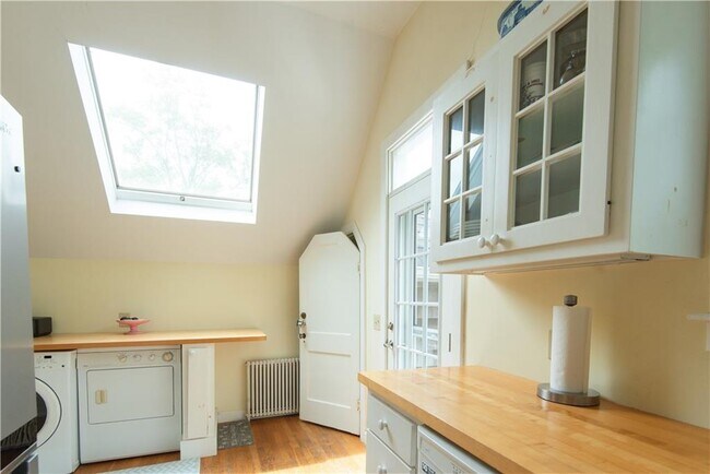 Building Photo - 2 Red Cross Terrace