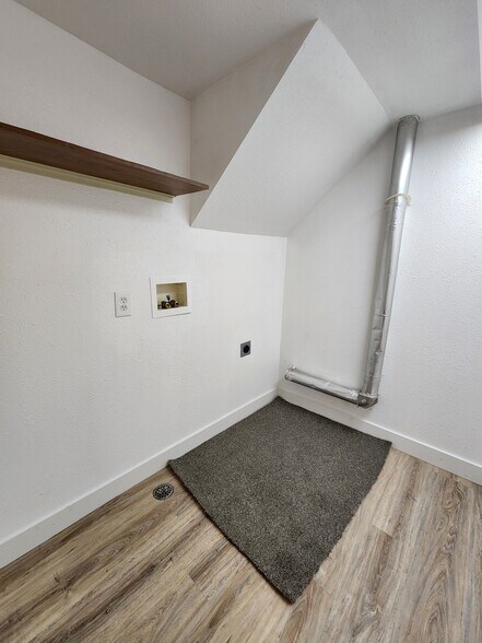 Building Photo - 2571 E 3300 S