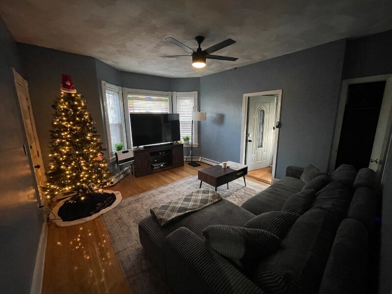 Building Photo - 183 Connors St