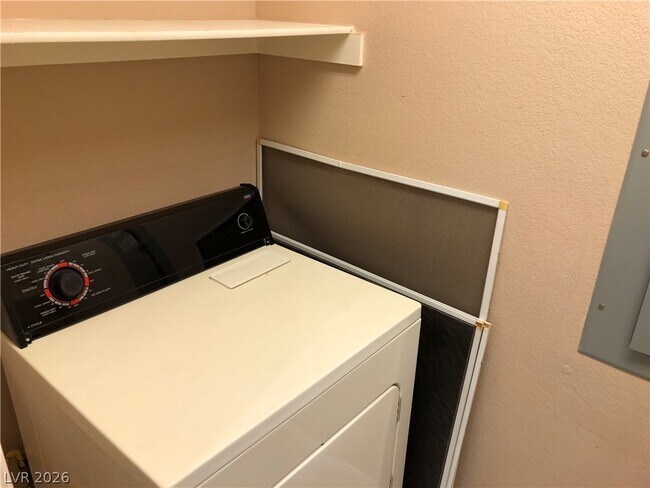 Building Photo - 68 E Serene Ave