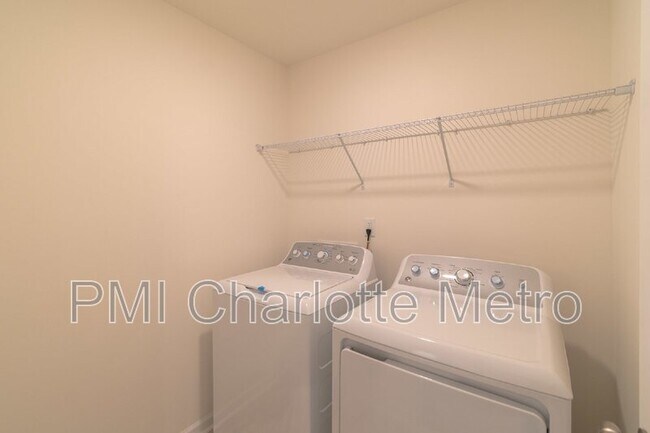 Building Photo - 7139 Bentz St