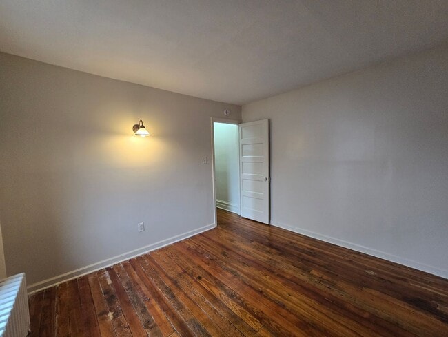 Building Photo - 808 E Morton St