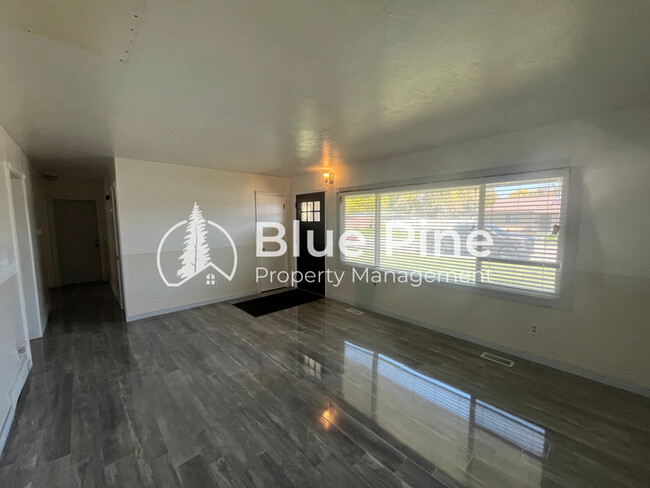 Building Photo - 1652 Austin Ave
