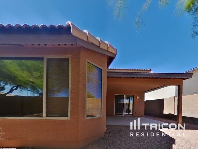 Building Photo - 3921 N 125th Dr