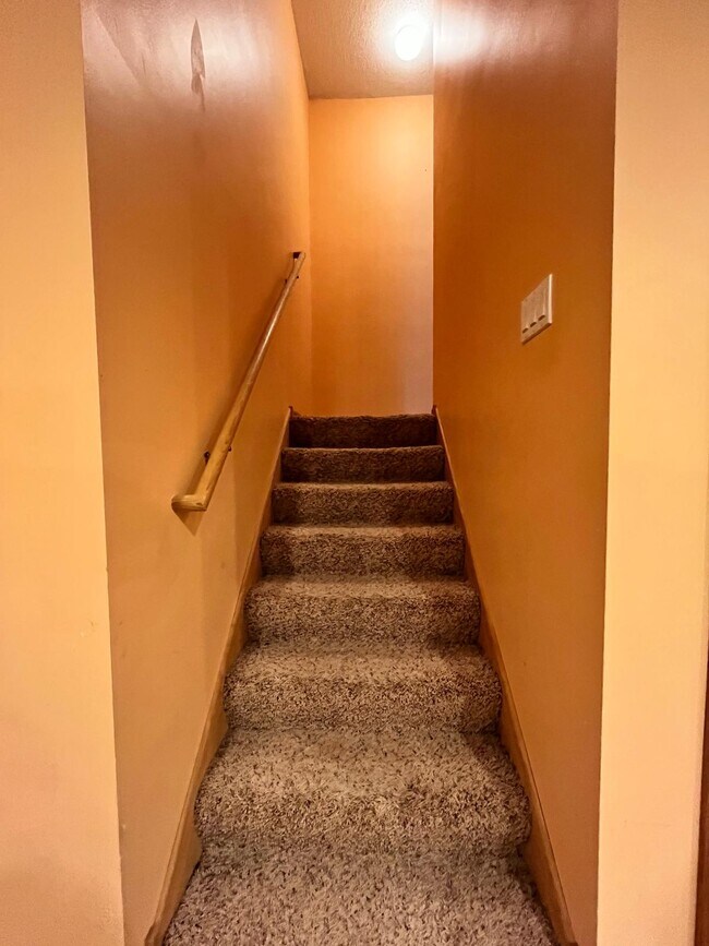 Building Photo - 5205 Holly Ln N