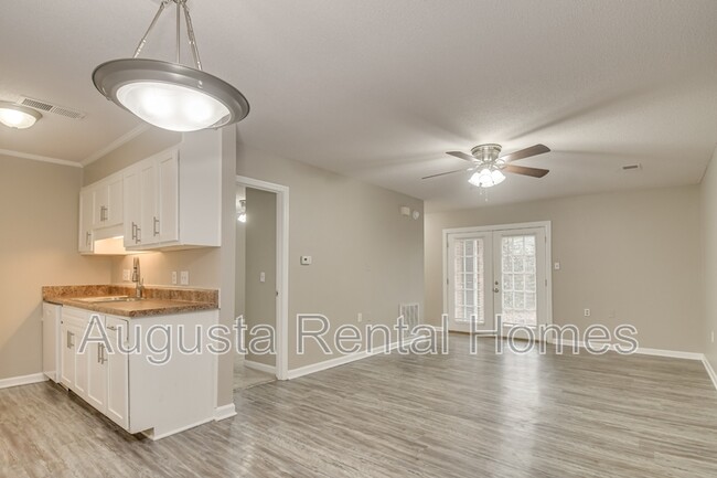 Building Photo - 332 Old Plantation Rd