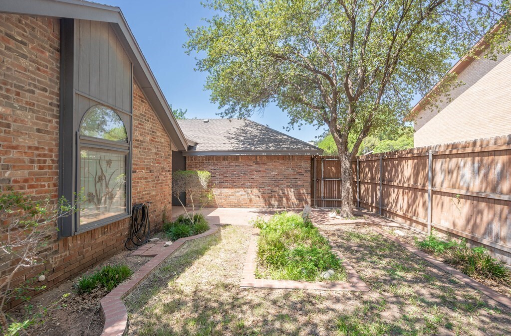 Building Photo - 103 Chukar Run