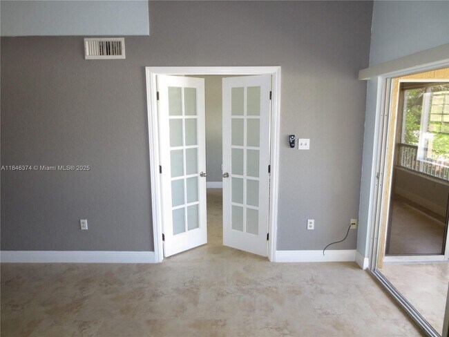 Building Photo - 2820 N Oakland Forest Dr