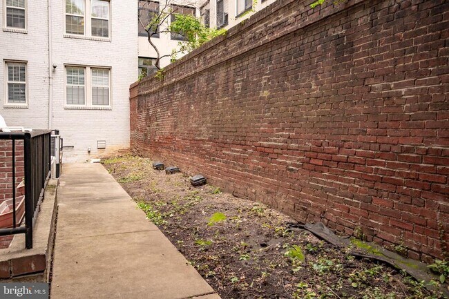 Building Photo - 1314 Massachusetts Ave NW