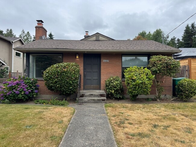 Primary Photo - 6227 53rd Ave NE