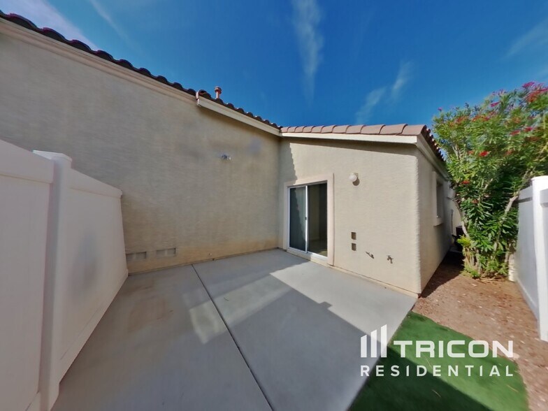 Building Photo - 9220 Candilela Ct