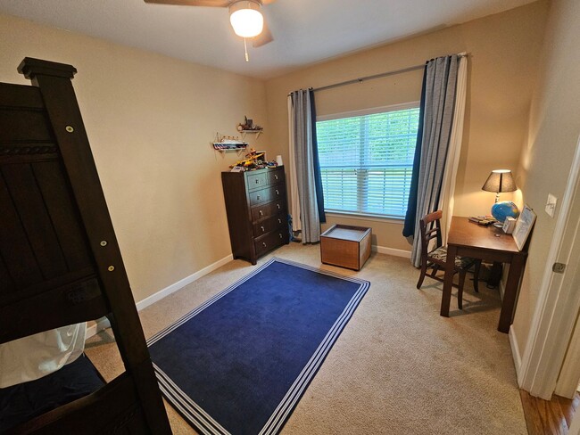 Building Photo - GRASSFIELD - Lauren's Cove
