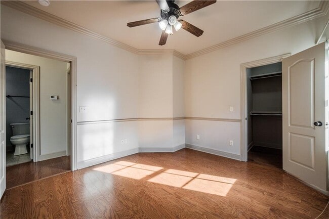 Building Photo - 3778 Prince Philipe St