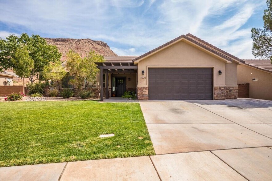 Primary Photo - 1025 White Sands Dr