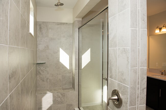 Building Photo - 1547 Bayfront Pk Aly