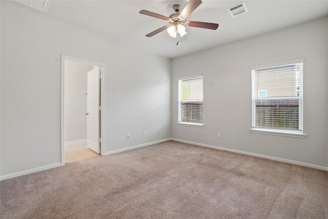 Building Photo - 116 Camelot Pl Ct