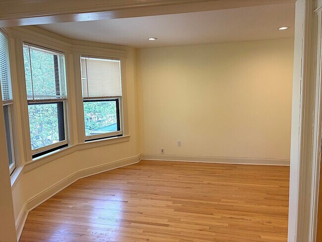 Building Photo - 314 Webster Ave
