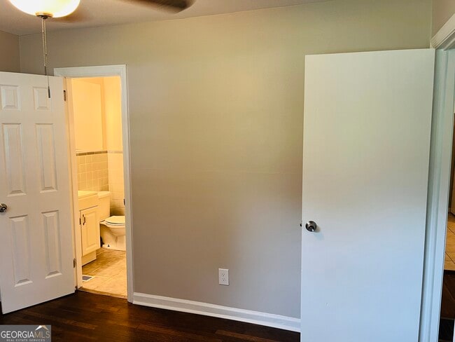 Building Photo - 4531 Wesley Dr