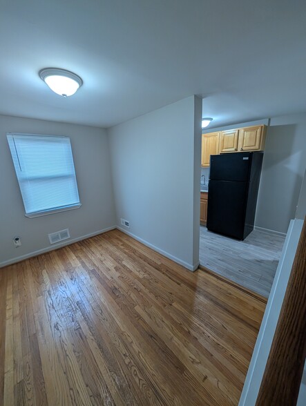 Building Photo - 4000 Elmora Ave