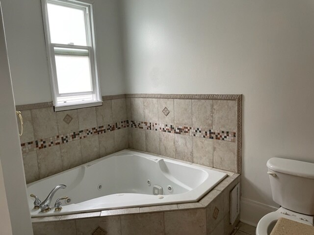 Full bathroom #2 - 348 17th Ave