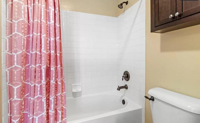 Building Photo - Lovely 2 Bedroom / 2 Bath for Rent