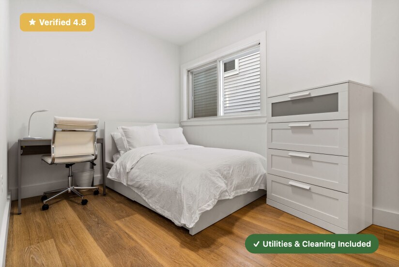 Building Photo - Furnished Private Bedroom with Private Bath in East Boston!