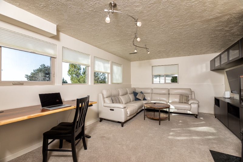 Building Photo - 8971 Alpen Way