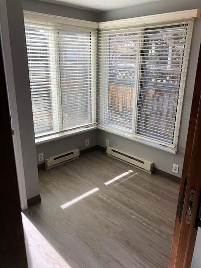 Building Photo - Beautiful 2 bed, 2 bath Old Town ranch one...