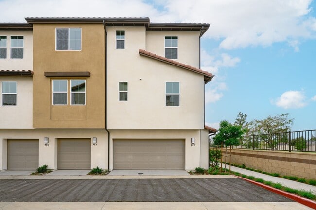 Building Photo - BRAND NEW 3 BEDROOM 2 BATH CONDO IN COVINA!