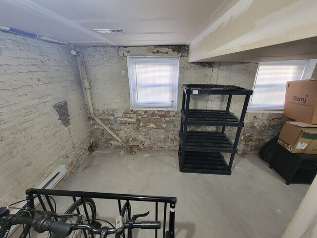 Building Photo - 3257 W Pierce Ave
