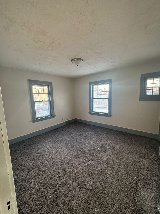 Building Photo - 1720 Barrows St