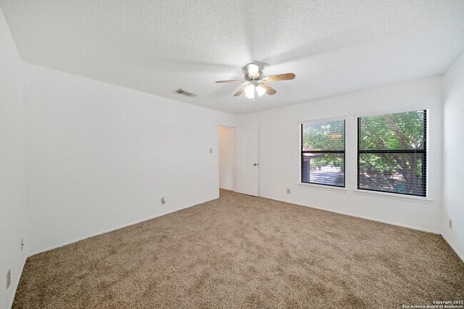 Building Photo - 12811 Hunting Bear