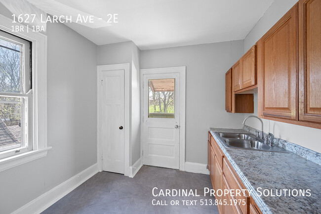 Building Photo - 1627 Larch Ave