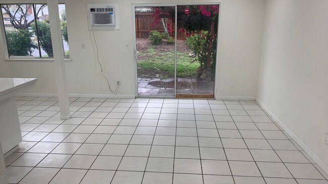 kitchen with sliding door to yard - 1649 Sheridan Cir