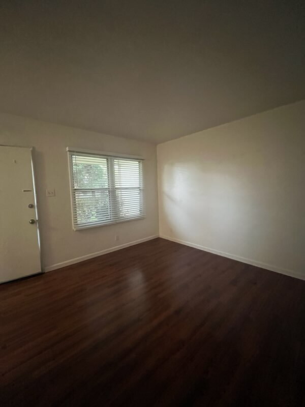 Building Photo - 1 bed 1 bath unit available close to downtown Tracy