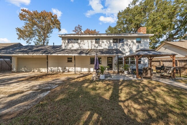 Building Photo - 326 Bayou View Dr