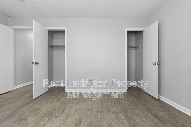 Building Photo - 1649 Foxhaven Dr