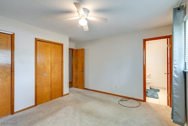 Building Photo - 24665 Robinia Dr