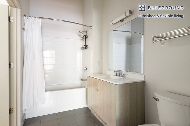 Building Photo - 320 D St