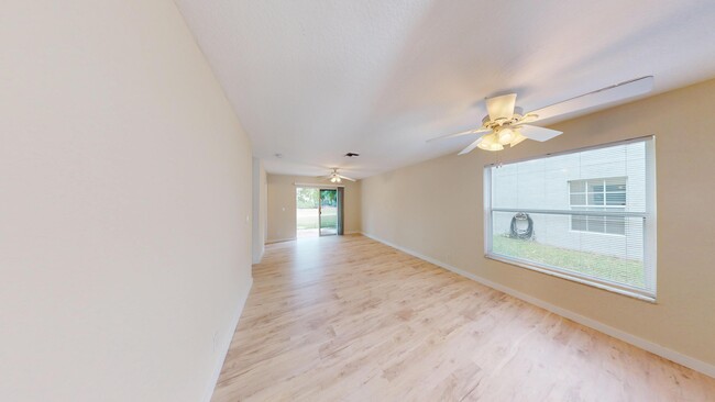 Building Photo - 105 Pheasant Run Blvd