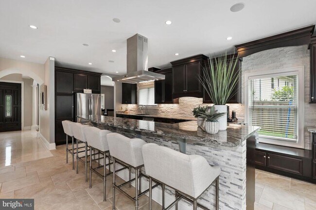 Building Photo - 6005 Selvyn Rd