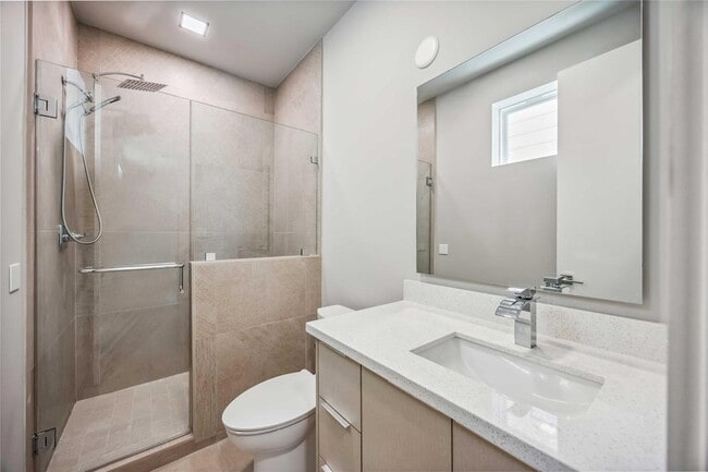 Building Photo - 1111 W 21st St