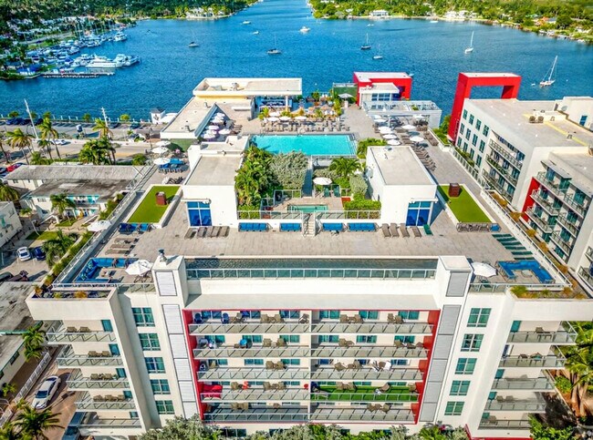 Building Photo - 777 N Ocean Dr