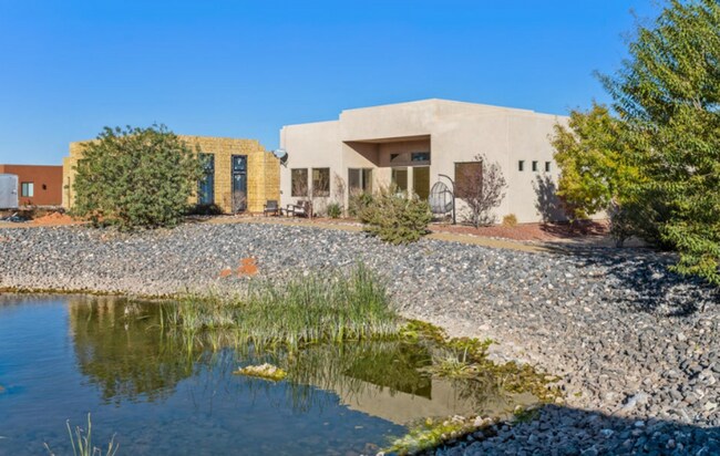 Building Photo - Fully Furnished home in the heart of Hurricane