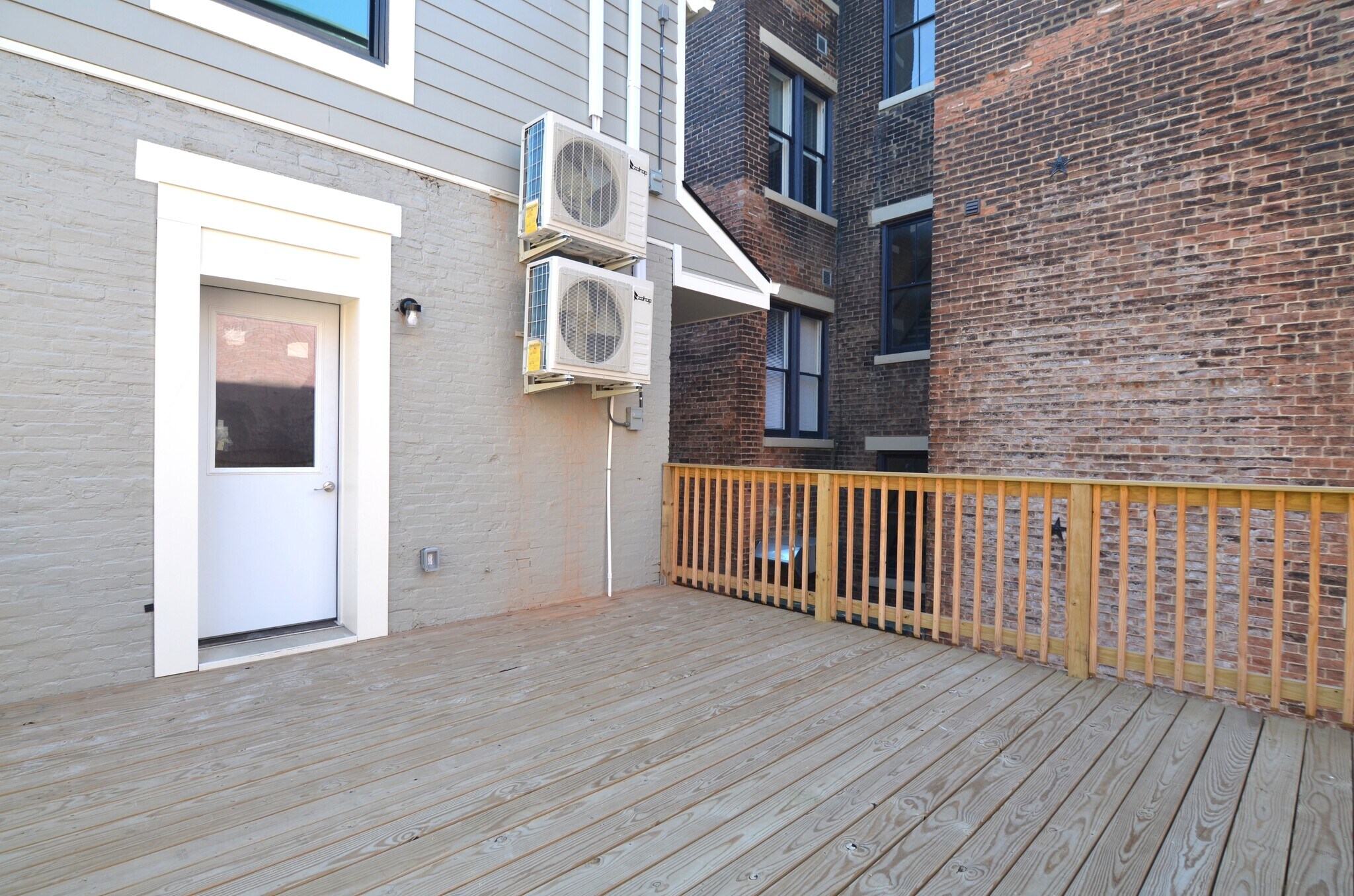 Building Photo - 1607 Race St