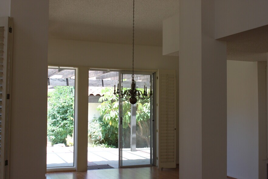 Building Photo - 629 Edith Way